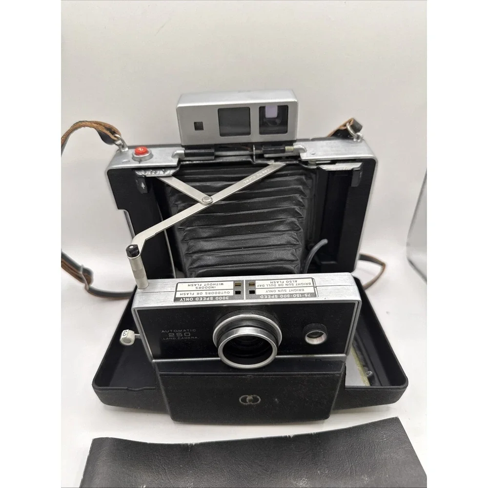 Vintage 1960s Polaroid Automatic 250 Land Camera With Case‎ And Manuals